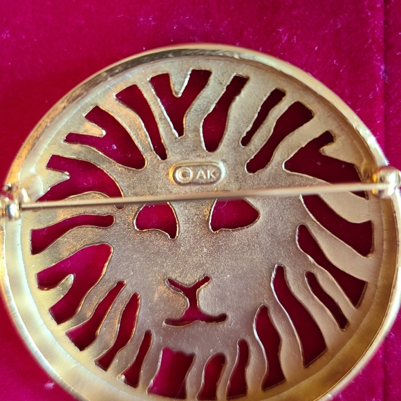 Vintage Anne Klein Lion Head Brooch Pin - Picture 3 of 7